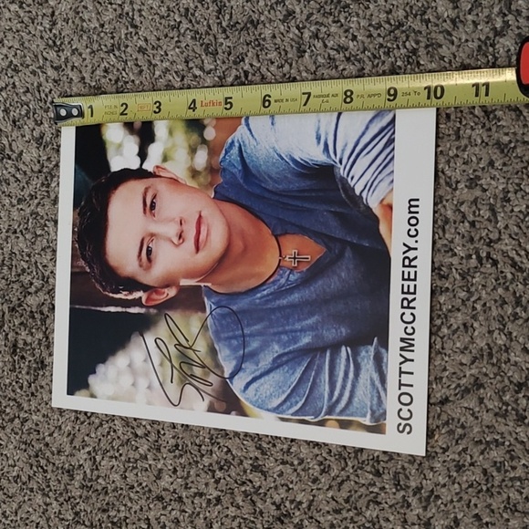 Hand Signed Scotty McCreery Autographed Photo - Picture 4 of 4